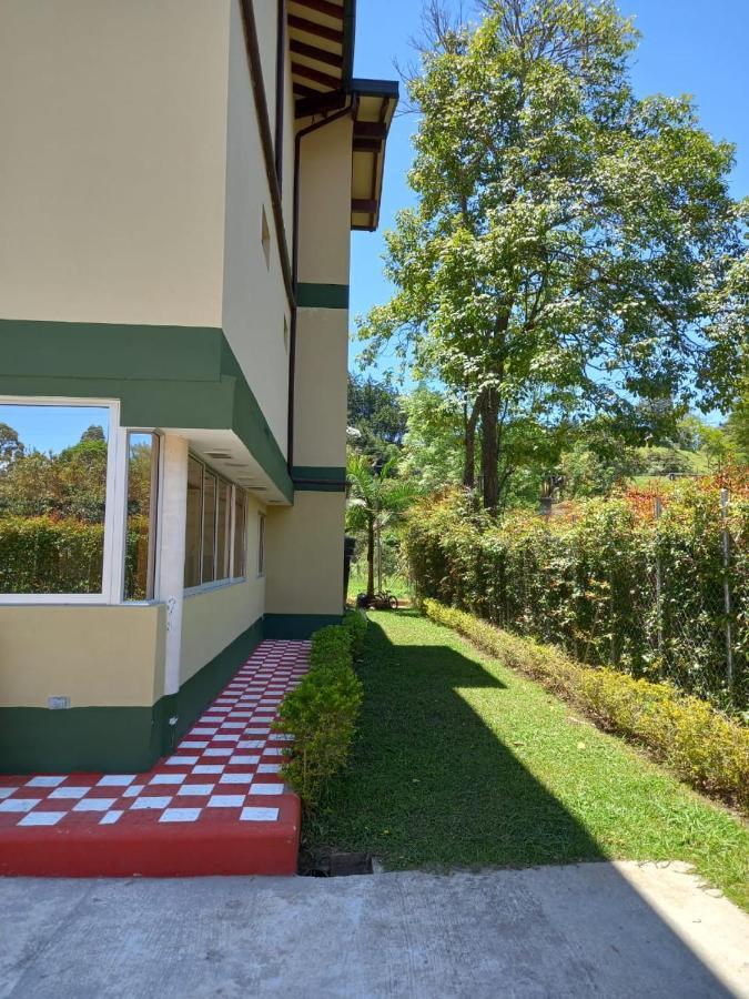 Finca Hotel Zona Franca Ріонегро Екстер'єр фото